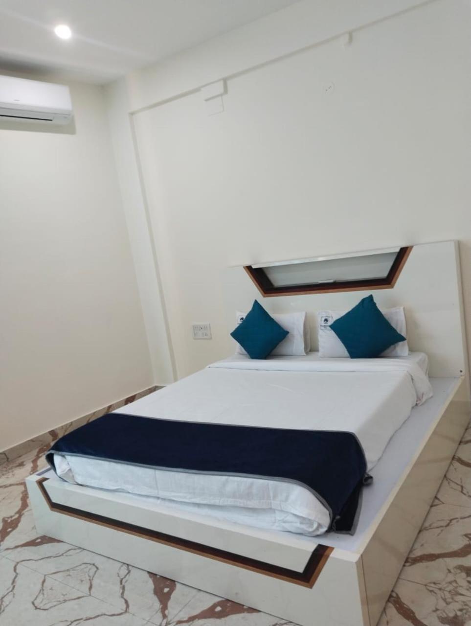 Отель Airport Residency Devanahalli Экстерьер фото